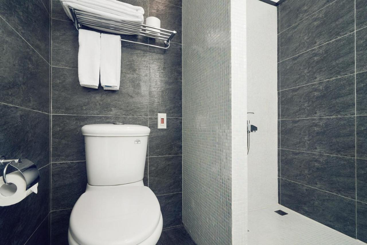 Check Inn Express New Taipei Tamsui Bagian luar foto